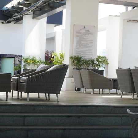 Naki Suites @ Silvertown Phnom-Penh Buitenkant foto