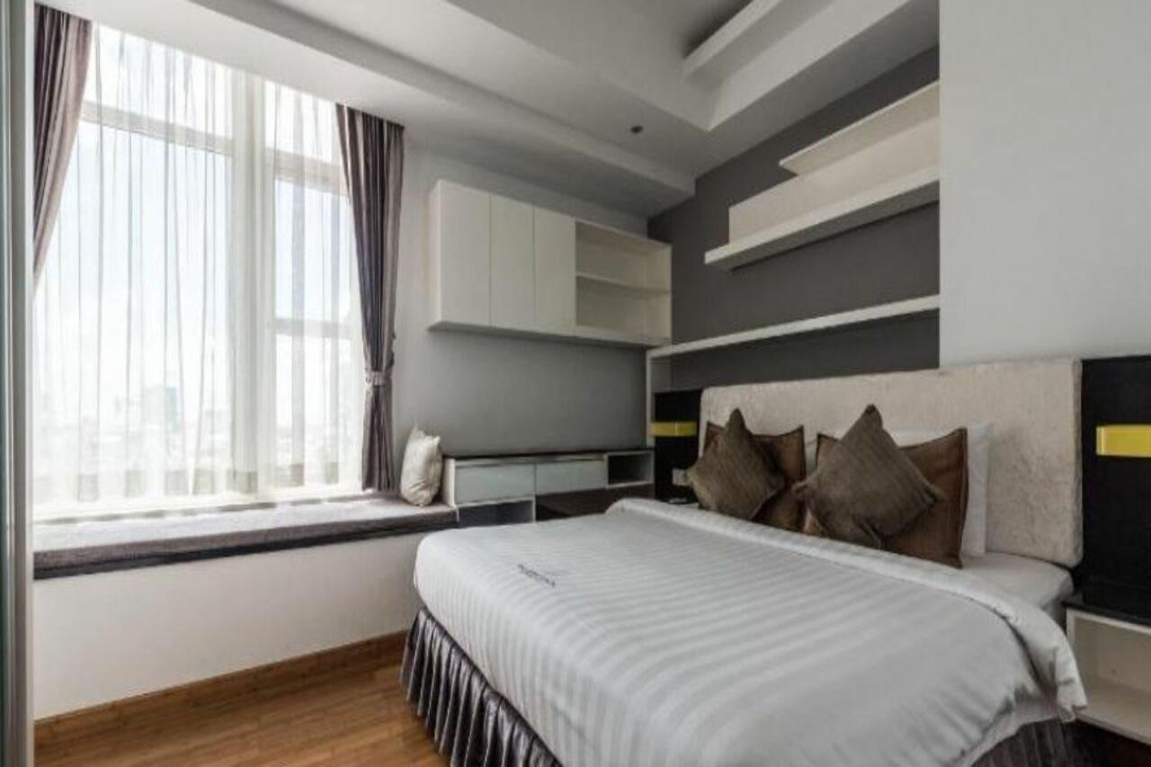 Naki Suites @ Silvertown Phnom-Penh Buitenkant foto