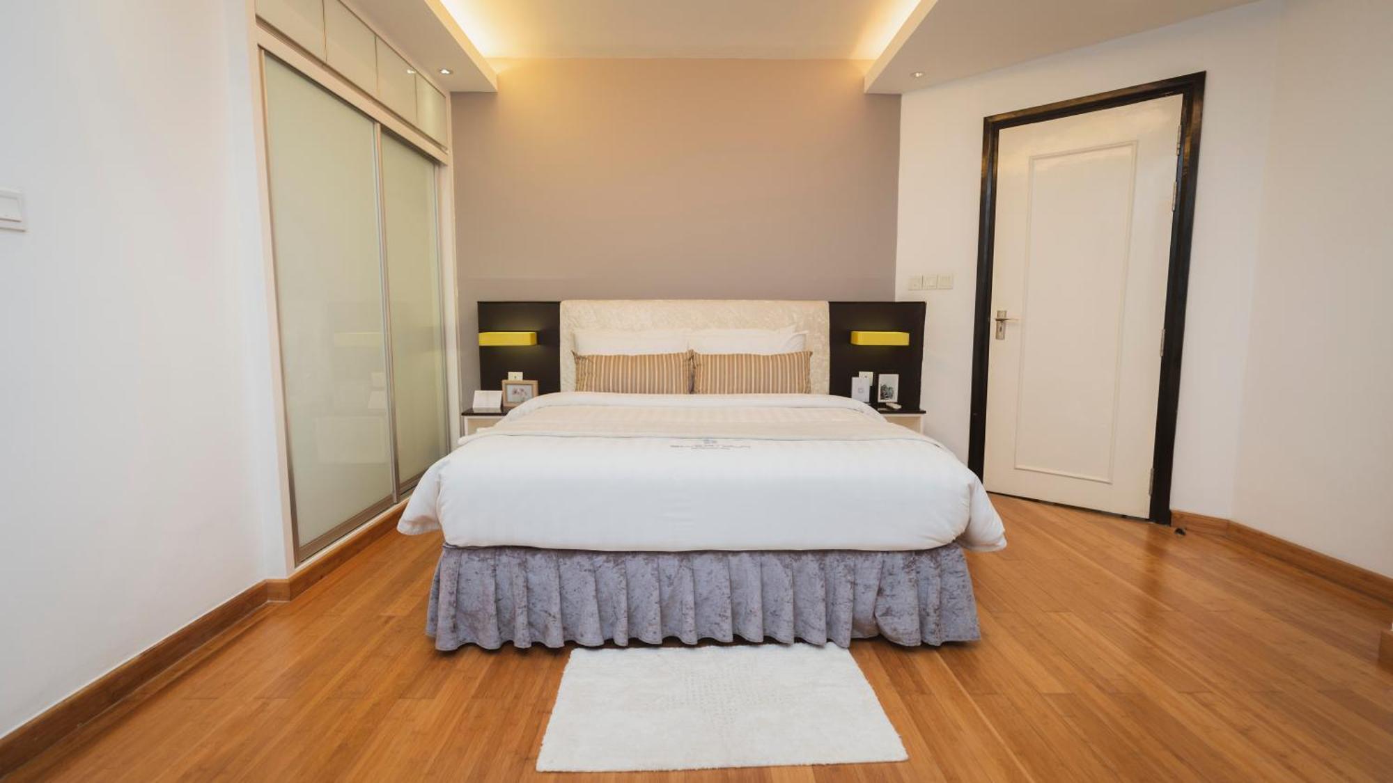 Naki Suites @ Silvertown Phnom-Penh Buitenkant foto