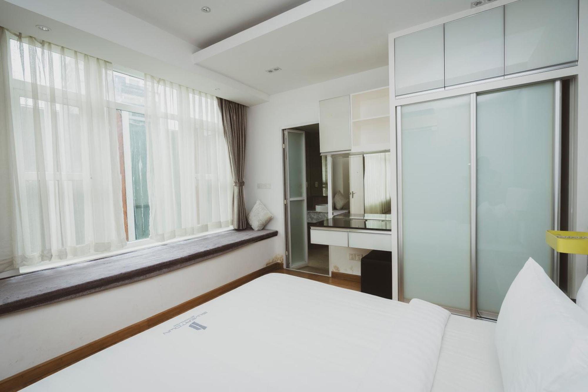 Naki Suites @ Silvertown Phnom-Penh Buitenkant foto
