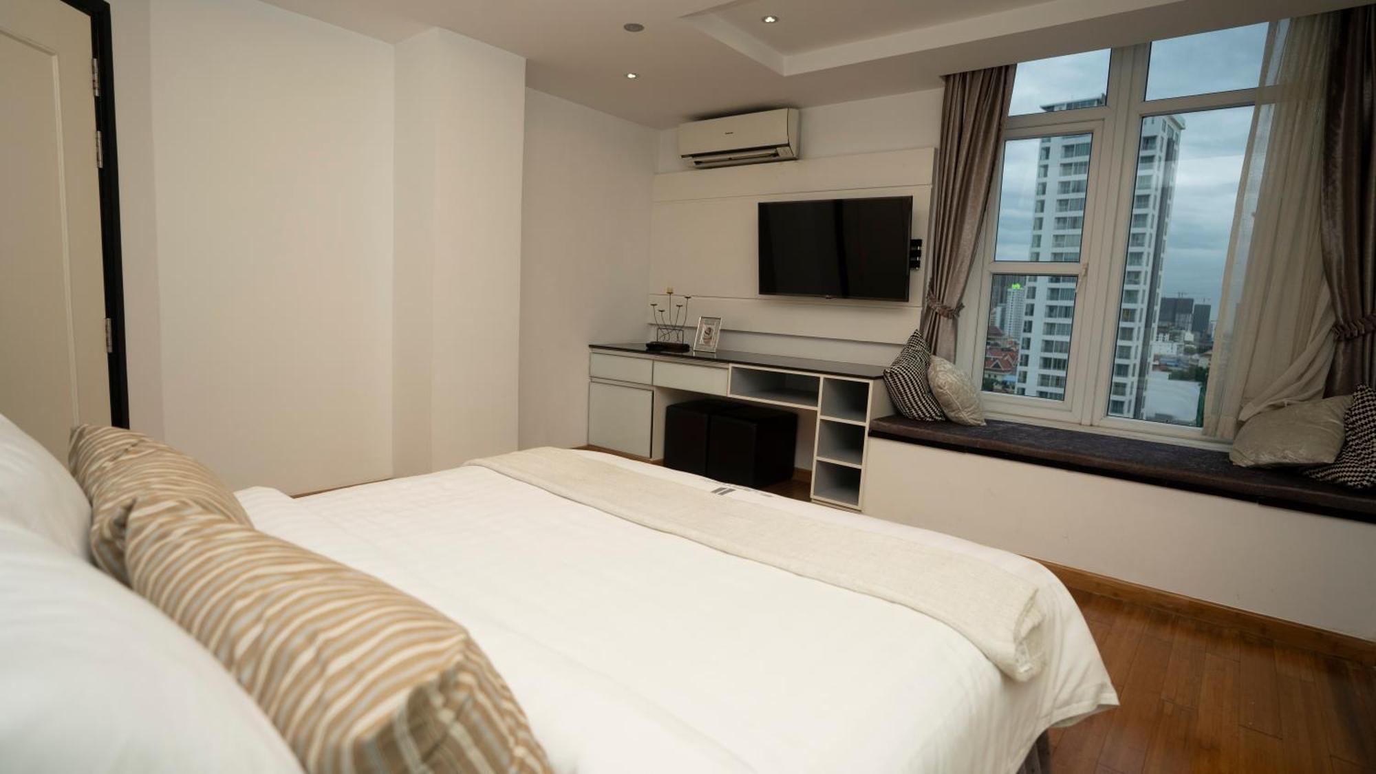 Naki Suites @ Silvertown Phnom-Penh Buitenkant foto