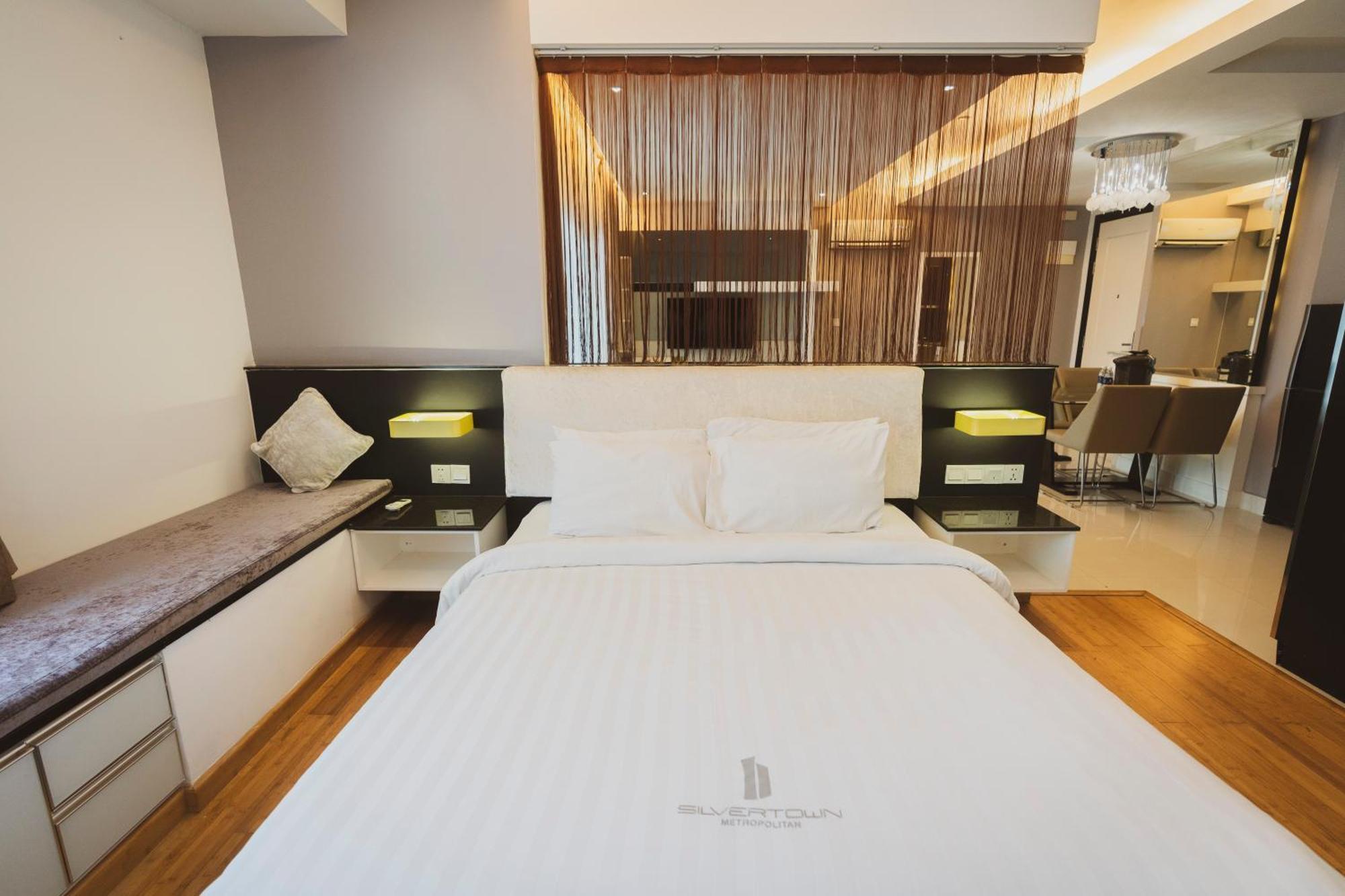 Naki Suites @ Silvertown Phnom-Penh Buitenkant foto