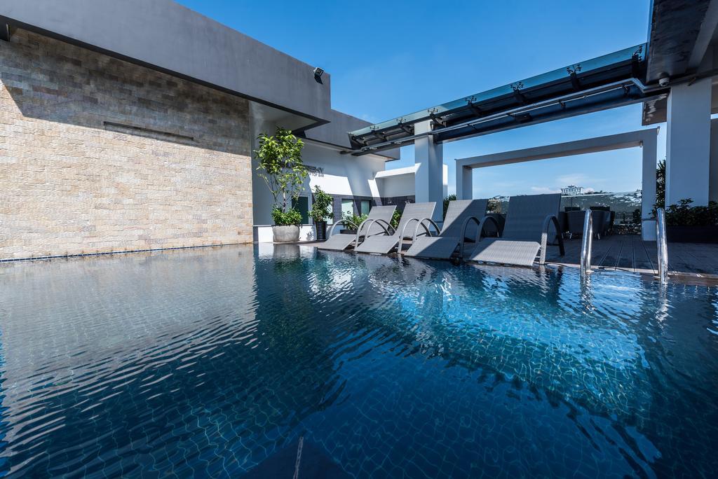 Naki Suites @ Silvertown Phnom-Penh Buitenkant foto