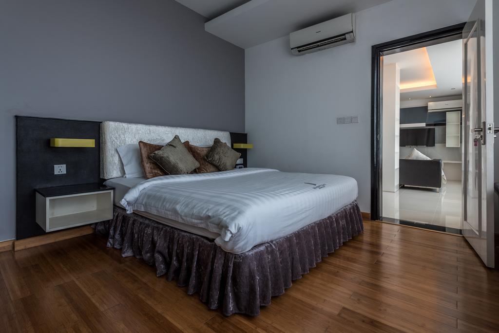 Naki Suites @ Silvertown Phnom-Penh Buitenkant foto